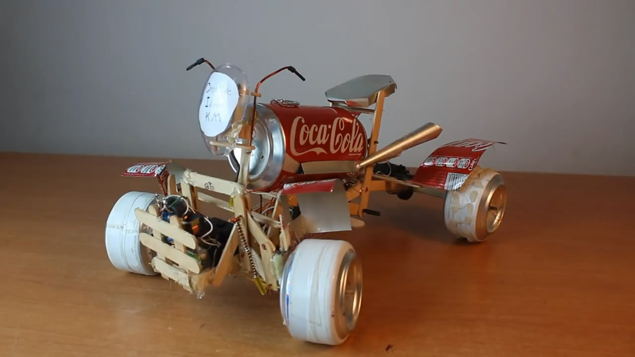 易拉罐制作小玩具车视频,怎么把易拉罐改成遥控快艇