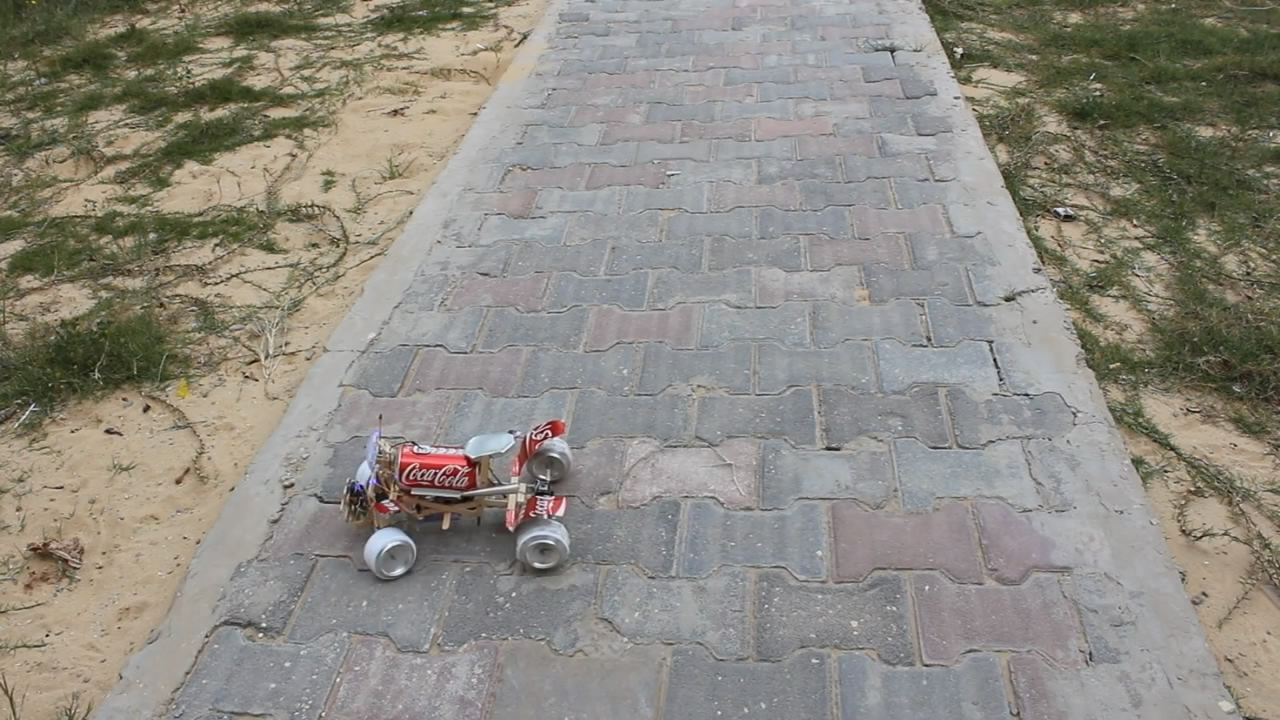 易拉罐制作小玩具车视频,怎么把易拉罐改成遥控快艇