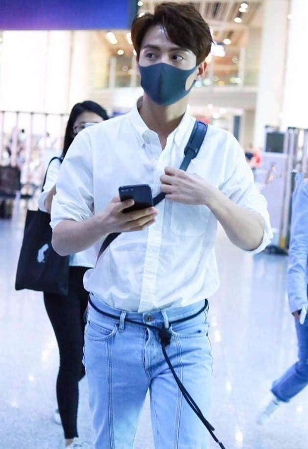 特别喜欢马天宇干净利落的样子，但他把鞋带系在西裤上，太任性！