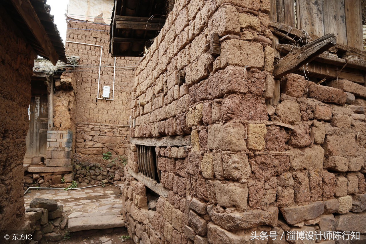 往墙里“塞草”：几百年不倒？故宫修墙的工艺为何这么神奇？