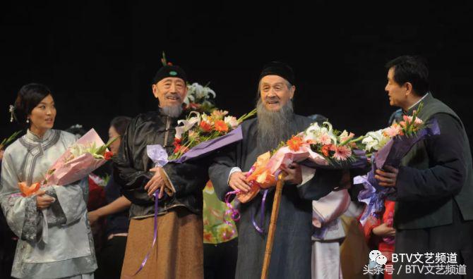 朱旭怀念老爷子在舞台上,演员朱旭逝世