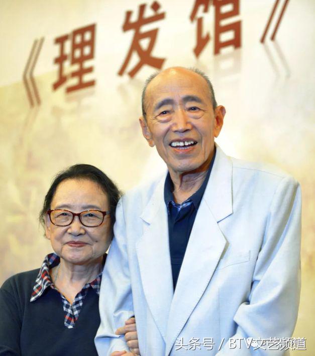 朱旭怀念老爷子在舞台上,演员朱旭逝世