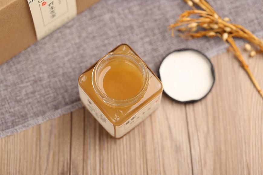 涂口红后嘴唇变黑什么原因,劣质口红导致唇色变黑怎么解决