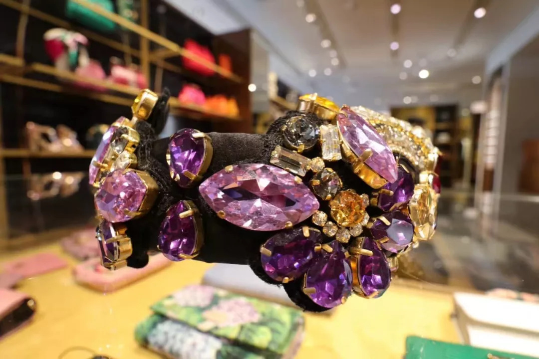 下了长途机依然美到炸！这才是明星在飞机上最爱做的秘密！