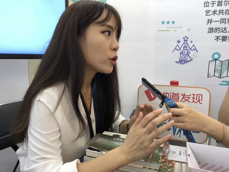 下了长途机依然美到炸！这才是明星在飞机上最爱做的秘密！