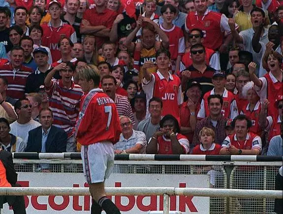 评：抚今追昔，20年前曼联开启三冠王征程全回顾