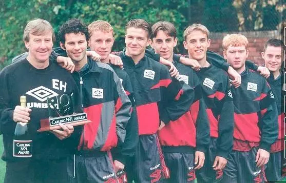 评：抚今追昔，20年前曼联开启三冠王征程全回顾