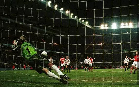 评：抚今追昔，20年前曼联开启三冠王征程全回顾