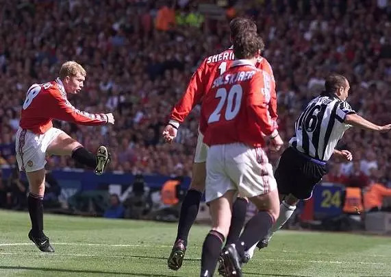 评：抚今追昔，20年前曼联开启三冠王征程全回顾