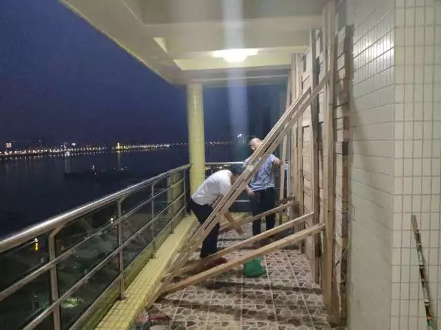 山竹登陆首日自救辟谣与全城戒备,风王山竹什么时候停运