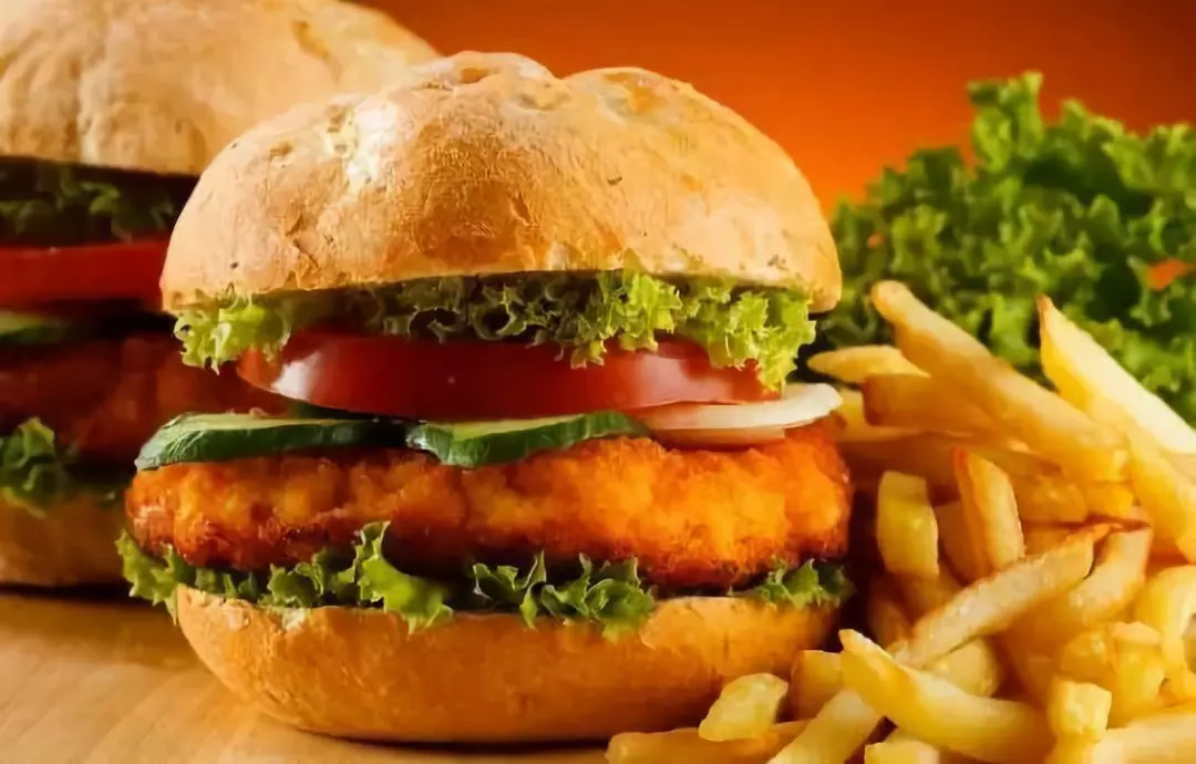 头发经常出油？用好这2个小偏方，效果胜过昂贵洗发水