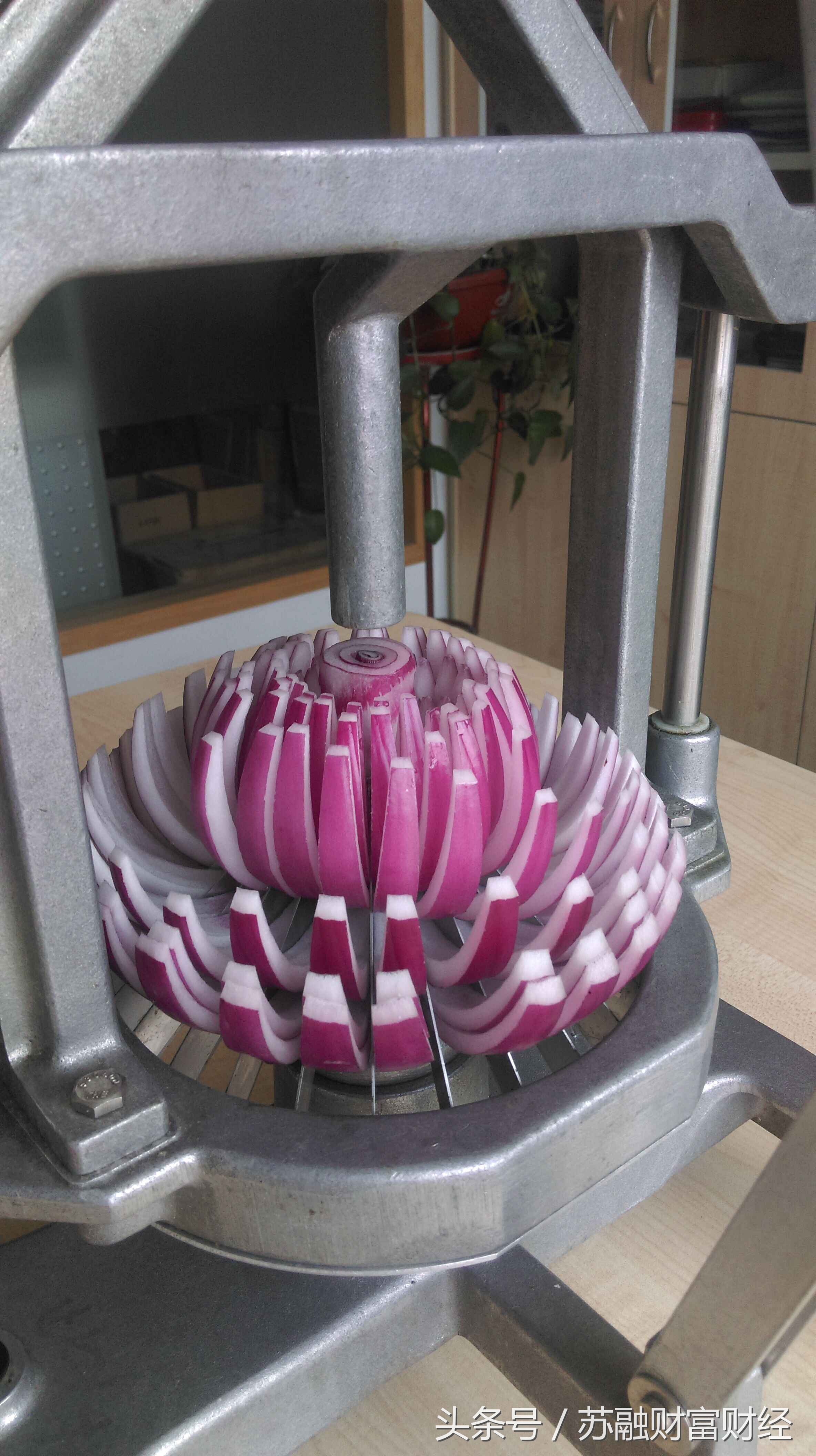 火爆的街头小吃加盟,最新小本特色小吃项目麻辣烫