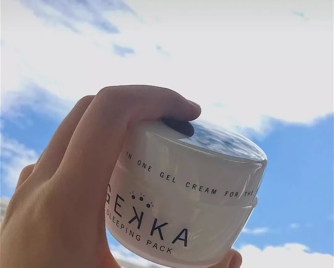 睡一觉毛孔都隐形?顺便还白了2个度,这款整形面膜我服了……