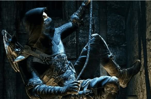 女子回家遇到小偷撬门,小偷撬门后发现女子熟睡