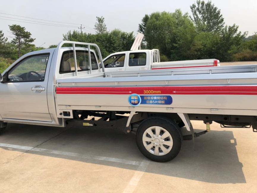 皮卡车外观,长安神骐f30单排能跑货拉拉吗