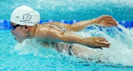 蛙泳治疗腰椎间盘突出,游泳三大泳姿