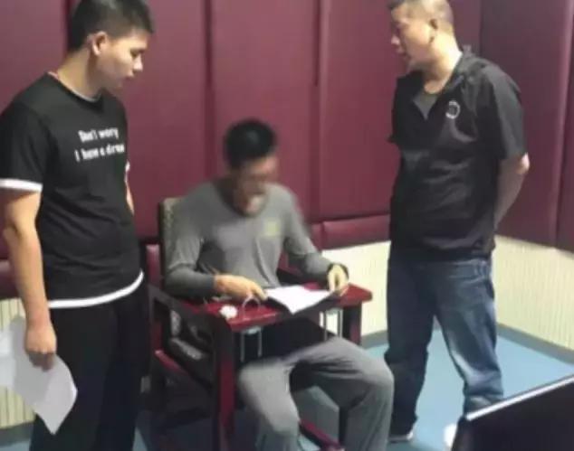 男子花12000元买包烟直接惊动民警,男子花重金包装后疯狂揽财30亿