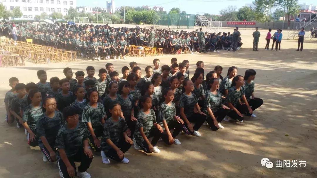 曲阳一中军训表演,曲阳高一军训汇演
