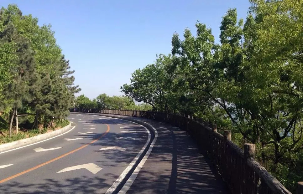 吃遍大连丨到大自然中去漫步，领略初秋的景致！找个好天气出发～