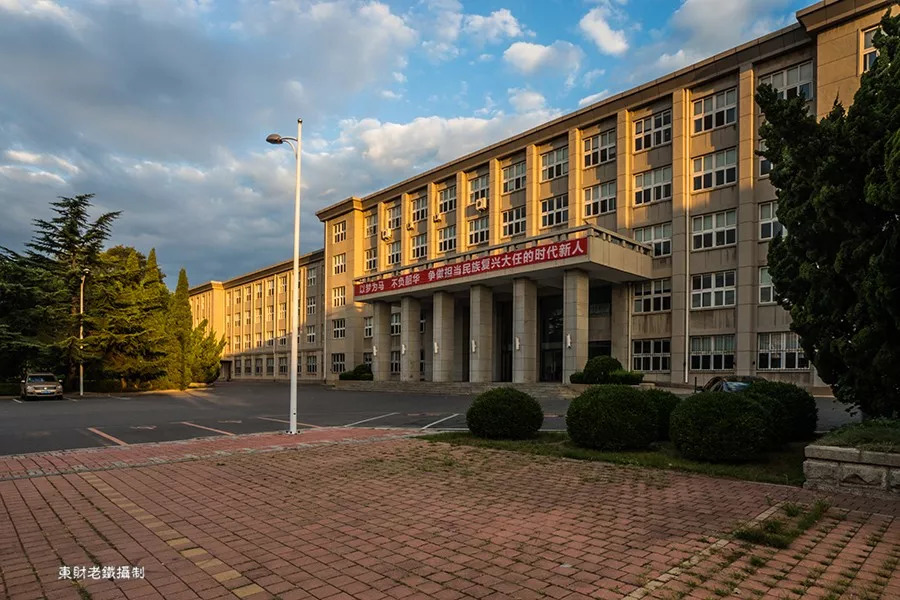 晨光暮色渐更迭,晨光暮色