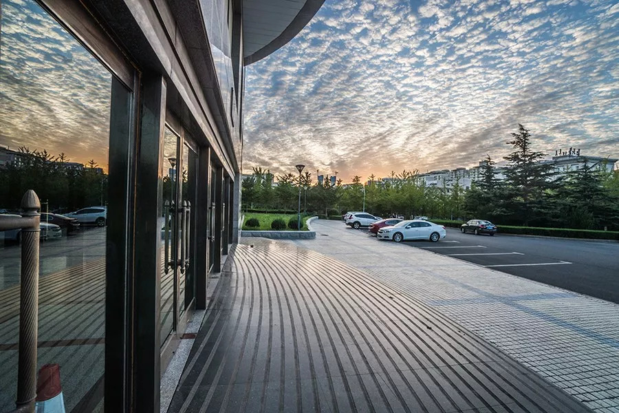 晨光暮色渐更迭,晨光暮色