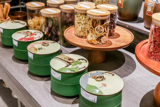 南京新街口美豪丽致仙林店电话,新街口美旅酒店