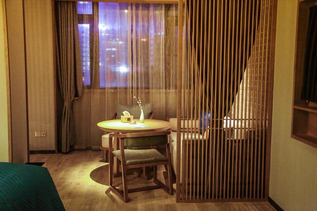 南京新街口美豪丽致仙林店电话,新街口美旅酒店