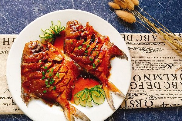 清蒸白鲳鱼的家常做法,清炖鲳鱼汤的家常做法大全