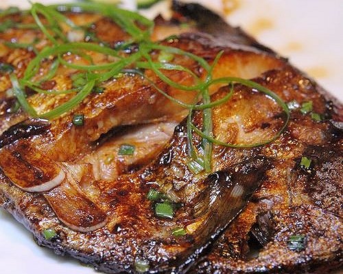 清蒸白鲳鱼的家常做法,清炖鲳鱼汤的家常做法大全