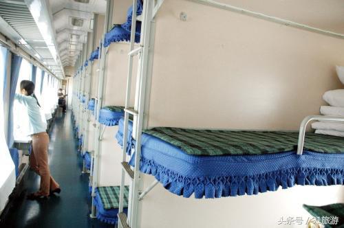 火车卧铺上铺好还是下铺好,火车坐卧铺上铺好还是下铺好