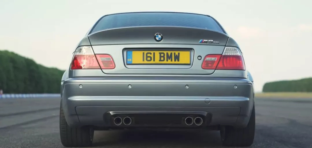 四代宝马M3同台竞技400米加速赛,你喜欢E30还是F80?