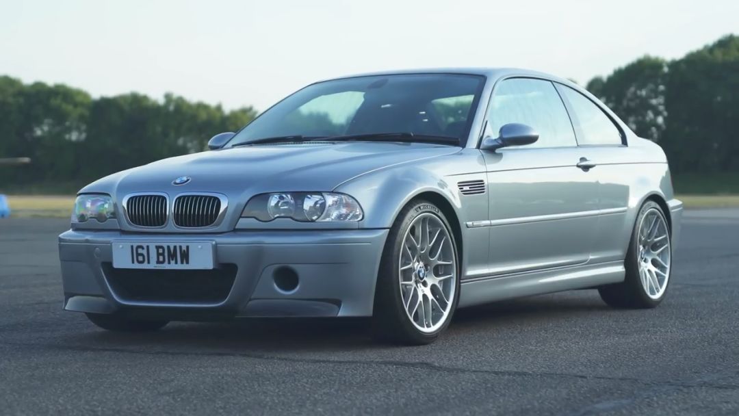 四代宝马M3同台竞技400米加速赛,你喜欢E30还是F80?