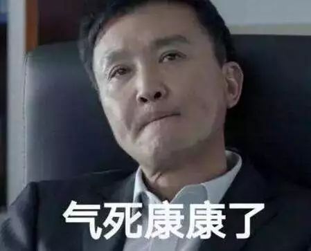 我还是个学生啊！你怎么能拉黑我这样的奇葩记者艺术家，扎心了！