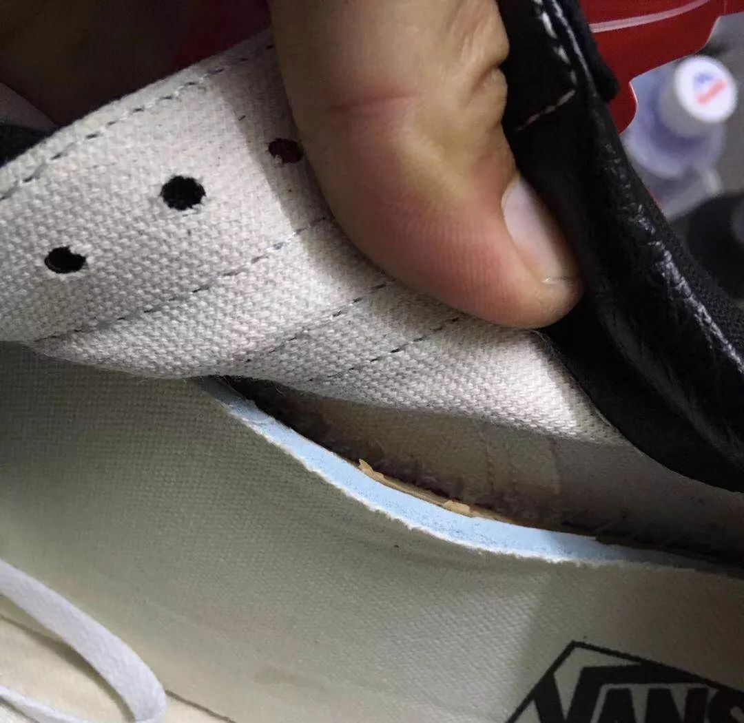 我还是个学生啊！你怎么能拉黑我这样的奇葩记者艺术家，扎心了！