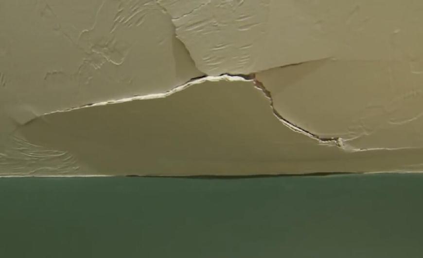 天花板开裂最佳修补方法,天花板开裂楼上怎么办