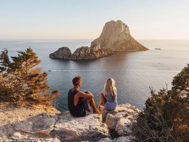 拿着攒下的3万块，买了张去曼谷的单程机票，开始了段崭新的人生