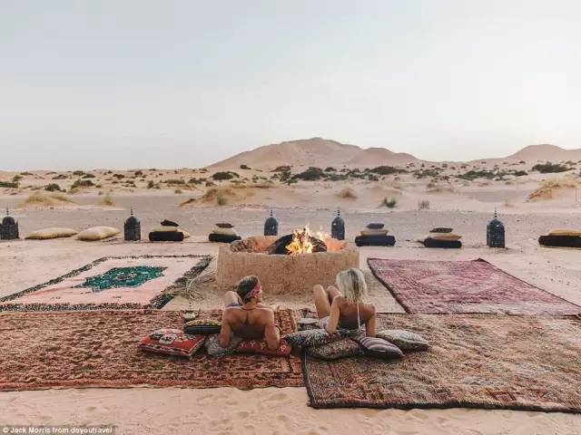 拿着攒下的3万块，买了张去曼谷的单程机票，开始了段崭新的人生