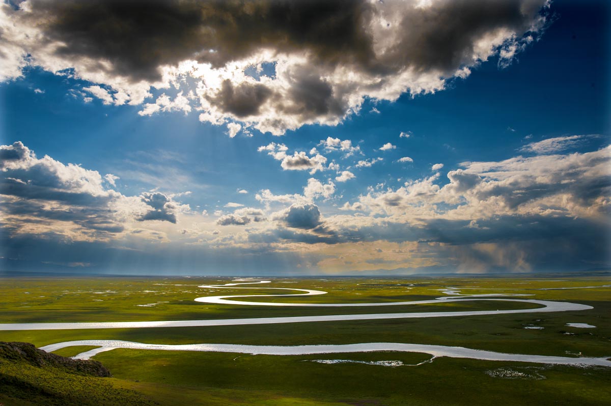 巴音布鲁克草原九曲十八弯天鹅湖,巴音布鲁克九曲黄河十八弯在哪里