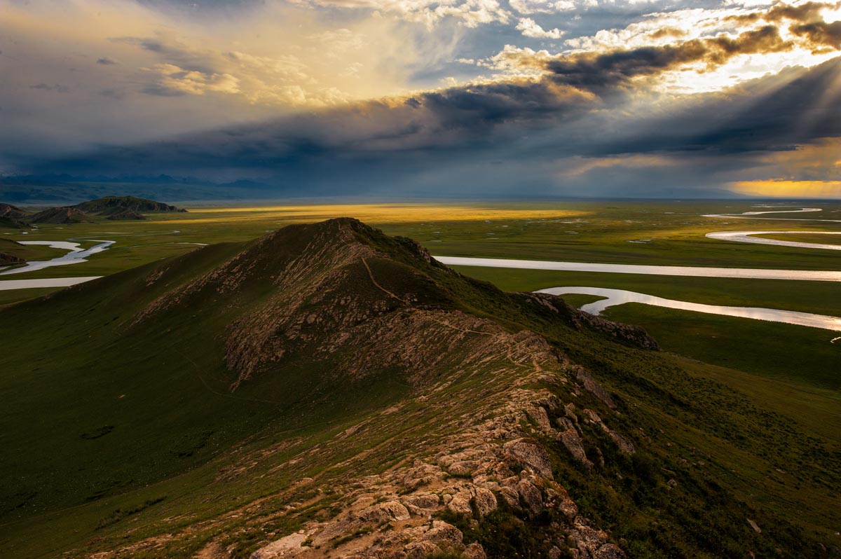 巴音布鲁克草原九曲十八弯天鹅湖,巴音布鲁克九曲黄河十八弯在哪里