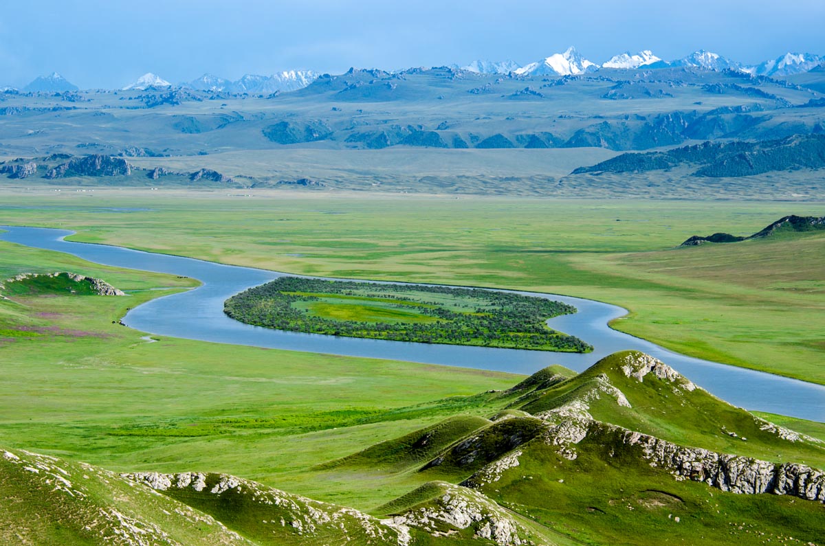 巴音布鲁克草原九曲十八弯天鹅湖,巴音布鲁克九曲黄河十八弯在哪里
