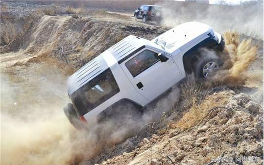 手动挡四驱硬派越野车便宜老车,四驱硬派越野车推荐20万内的