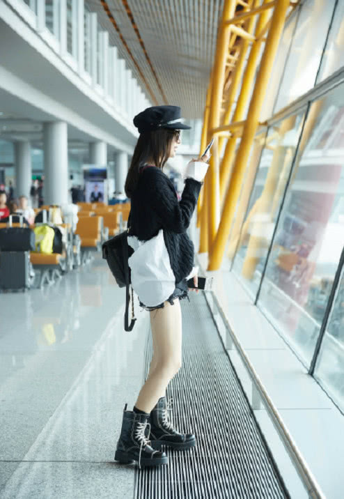 秦岚穿鞋带的视频,秦岚的鞋子怎么折