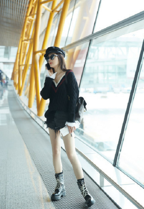 秦岚穿鞋带的视频,秦岚的鞋子怎么折