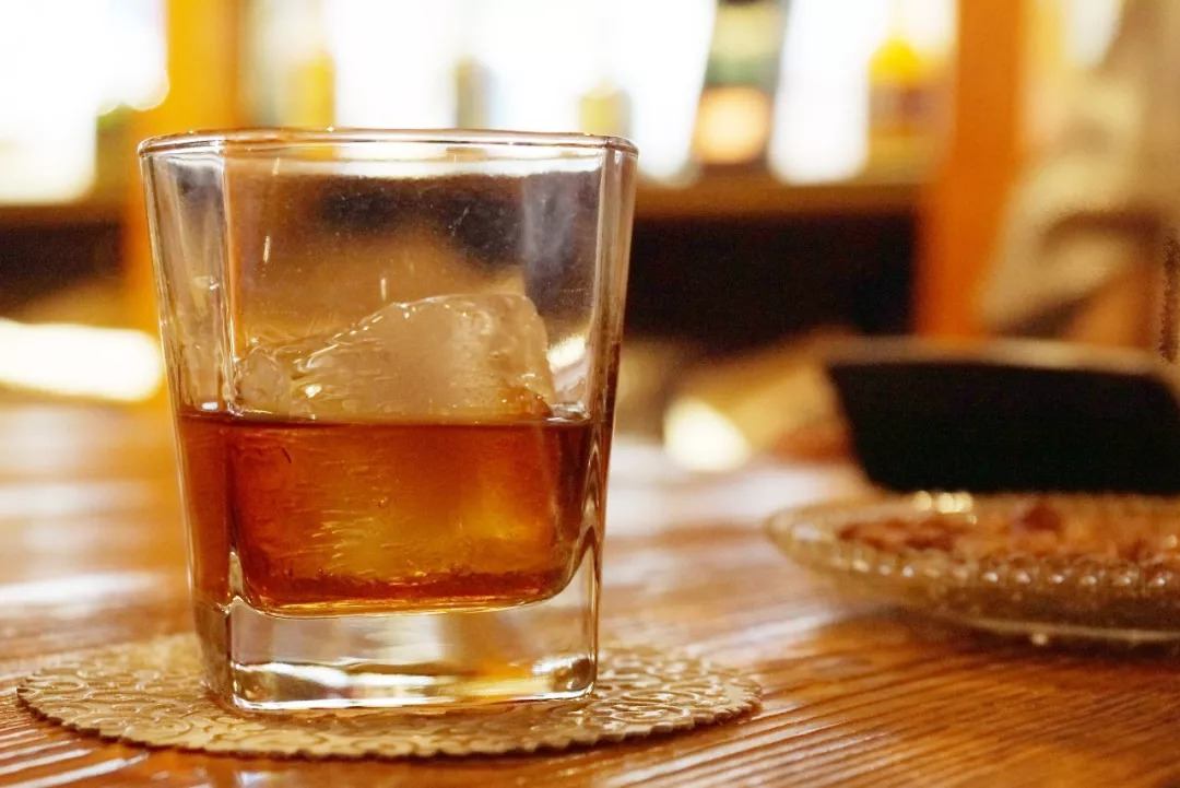 深夜遇到人求救,深夜被人尾随如何自救