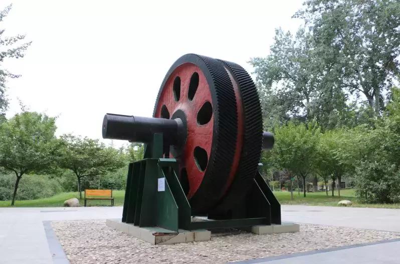 西安各个高校雕塑,高校奇葩雕像