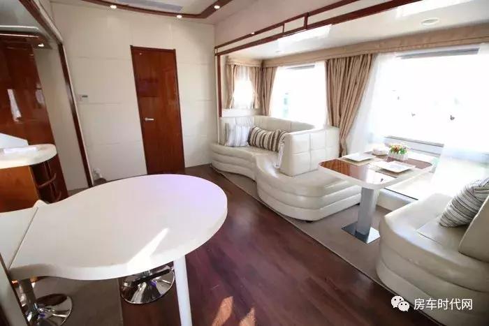 一万元房车两室一厅,一万元左右的房车旅行