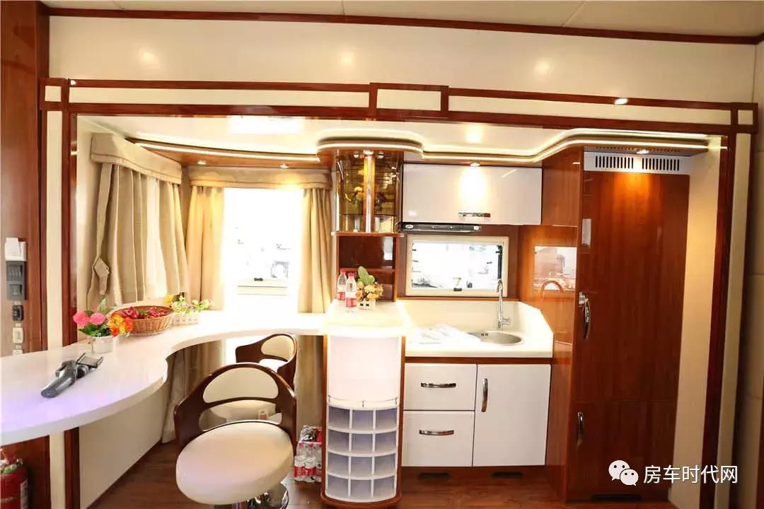 一万元房车两室一厅,一万元左右的房车旅行