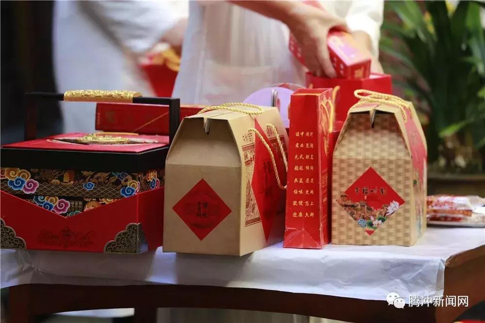 吃月饼感受节日的气息,吃月饼时的味道