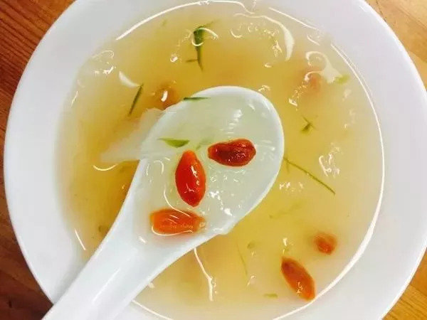 家里养一叶兰的功效,3种花最养人家里养一盆有益健康