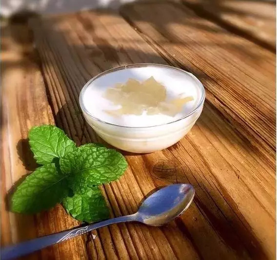 家里养一叶兰的功效,3种花最养人家里养一盆有益健康